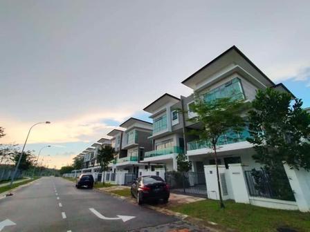 Semi-detached House For Sale in Iskandar Puteri (Nusajaya) Johor
