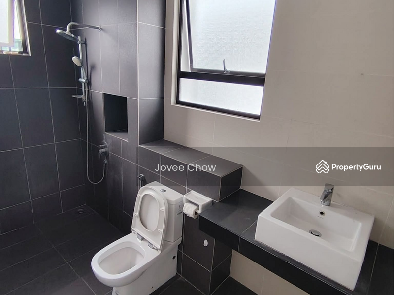 Semi-detached House For Sale in Setia Alam Selangor - Image 9