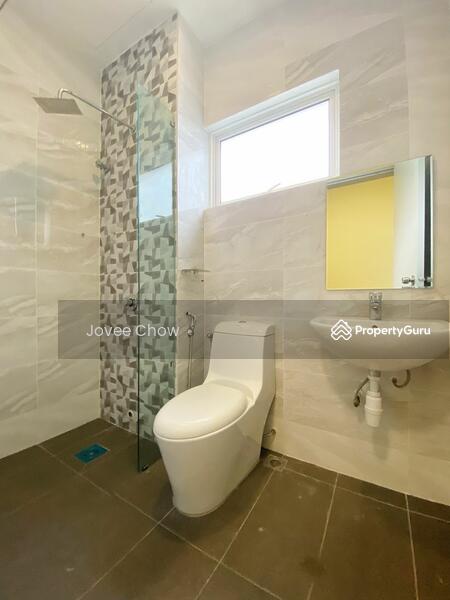 Semi-detached House For Rent in Setia Alam Selangor - Image 9