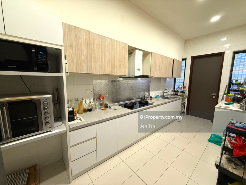 Semi-detached House For Sale in Telok Panglima Garang Selangor