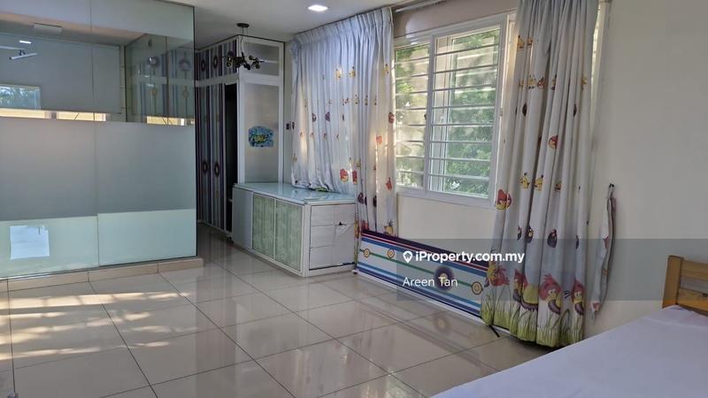 Semi-detached House For Sale in Klang Selangor - Image 10