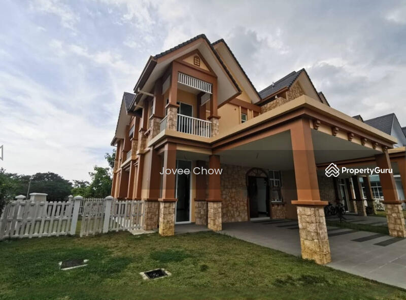 Semi-detached House For Sale in Setia Alam Selangor