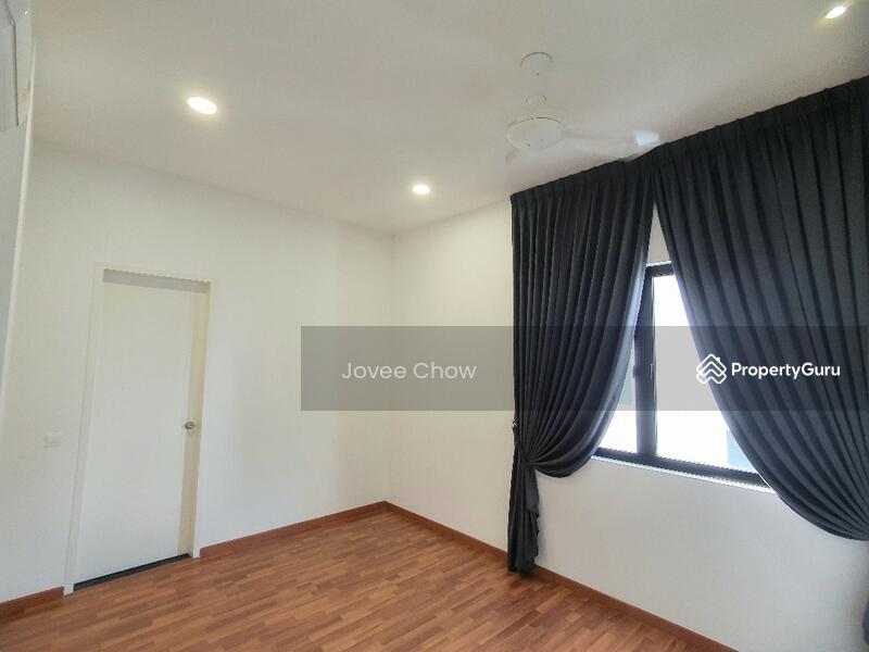 Semi-detached House For Sale in Setia Alam Selangor - Image 9