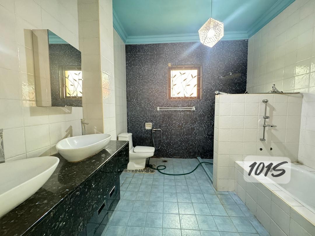 Semi-detached House For Sale in Kota Kemuning Selangor - Image 11