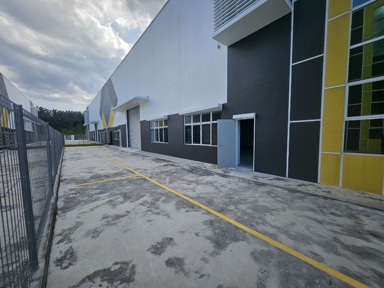 Factory For Rent in Ulu Tiram Johor - Image 3