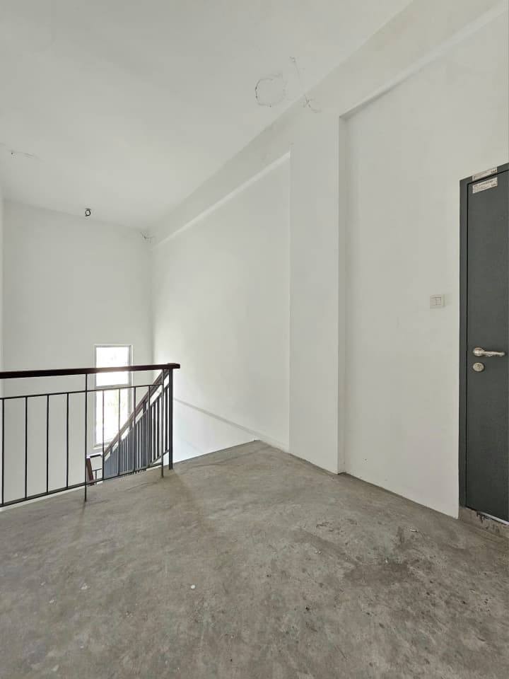 Semi-D Factory For Rent in Permas Jaya Johor - Image 11