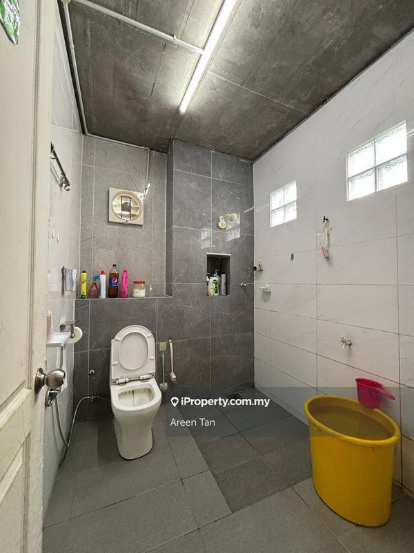 Bungalow For Sale in Klang Selangor - Image 6