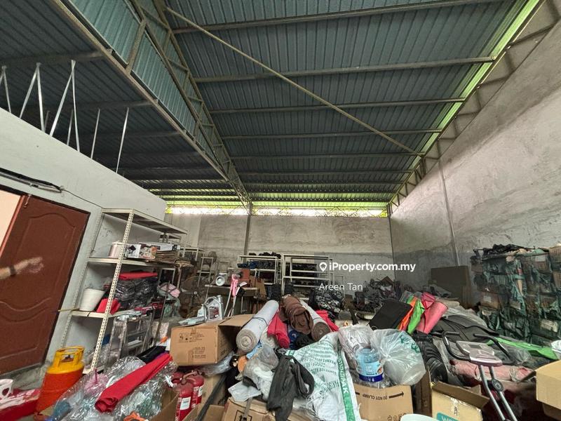 Bungalow For Sale in Klang Selangor - Image 8