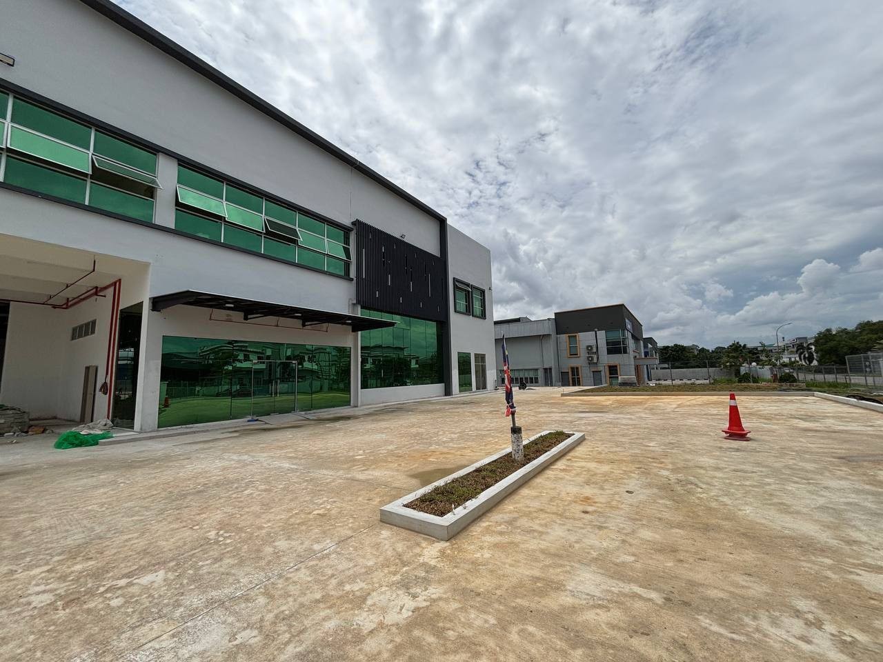 Detached Factory For Rent in Ulu Tiram Johor - Image 3