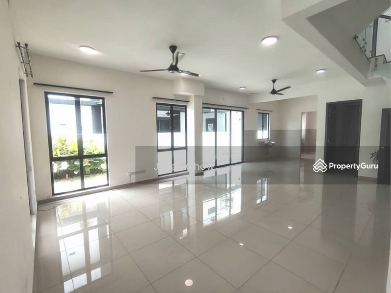 Semi-detached House For Sale in Setia Alam Selangor