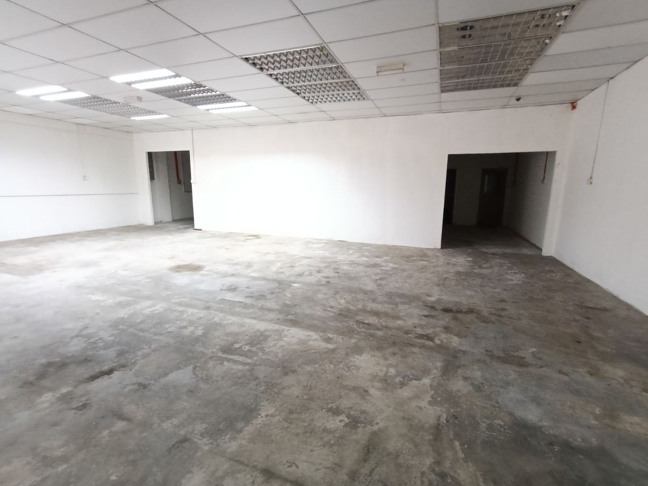 Semi-D Factory For Rent in Ulu Tiram Johor - Image 11