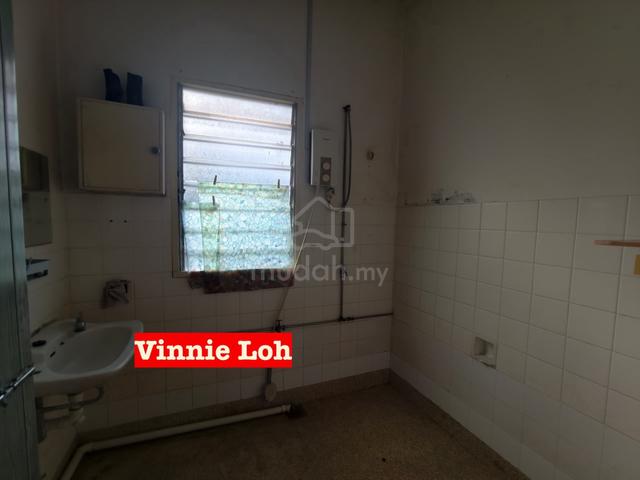 Semi-detached House For Rent in Greenlane Penang - Image 6