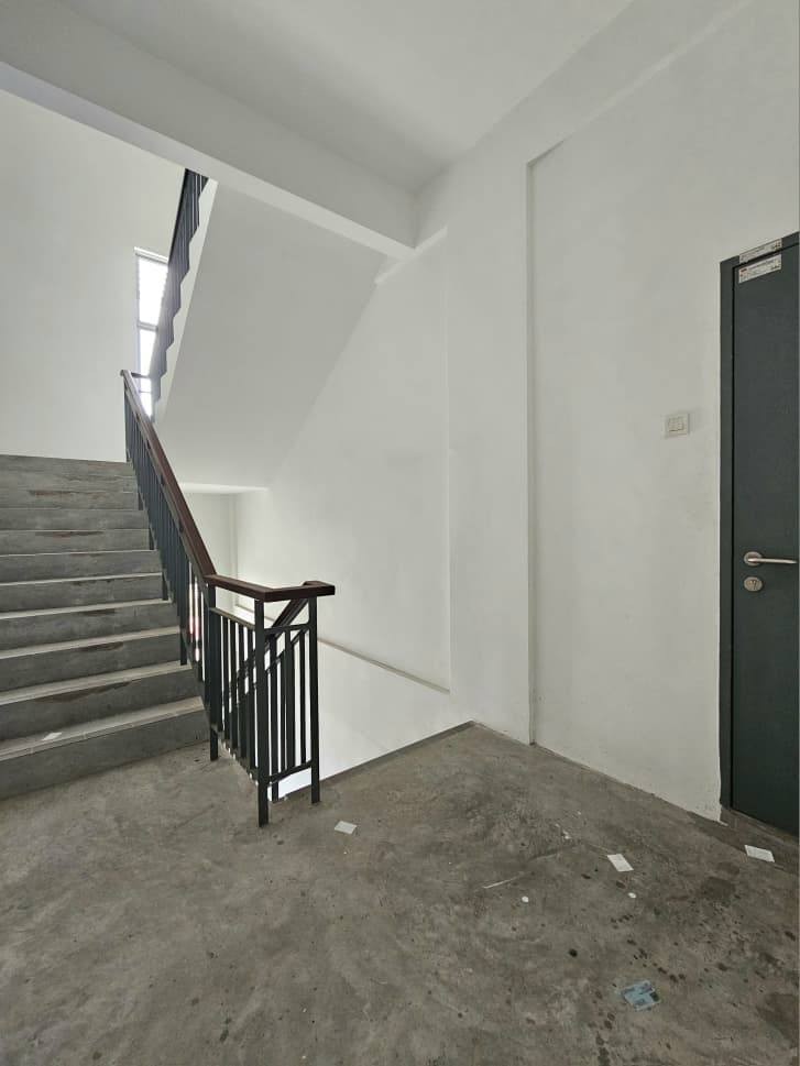 Semi-D Factory For Rent in Permas Jaya Johor - Image 12