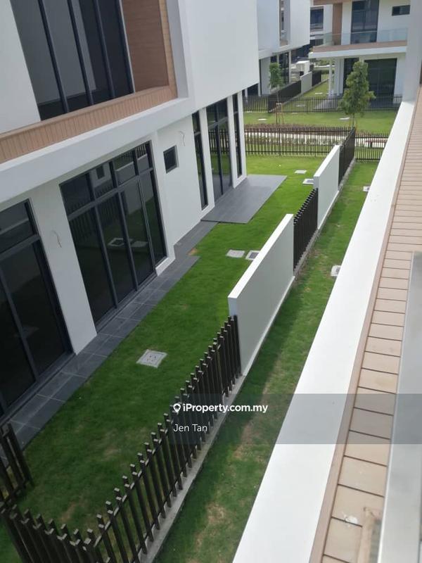 Semi-detached House For Sale in Telok Panglima Garang Selangor - Image 15