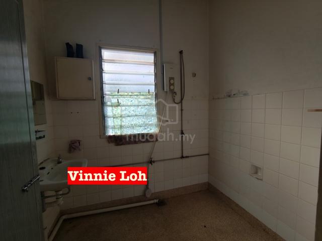Semi-detached House For Rent in Greenlane Penang - Image 17
