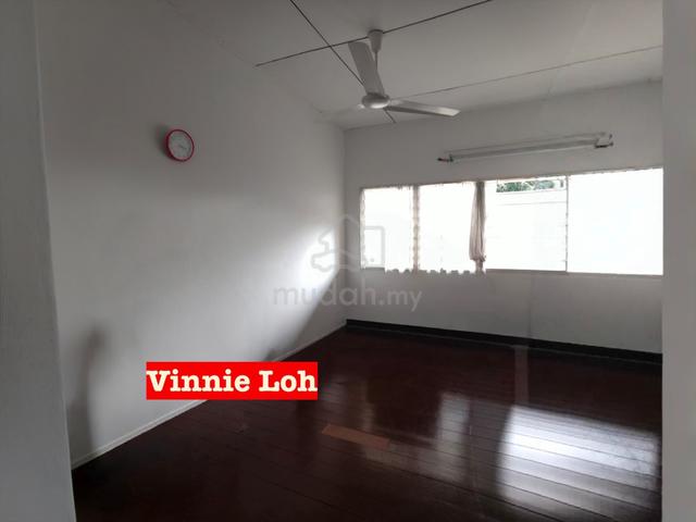 Semi-detached House For Rent in Greenlane Penang - Image 15