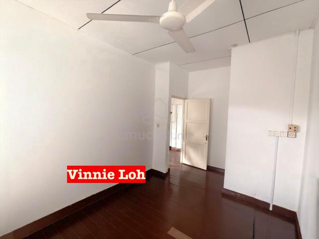 Semi-detached House For Rent in Greenlane Penang - Image 16
