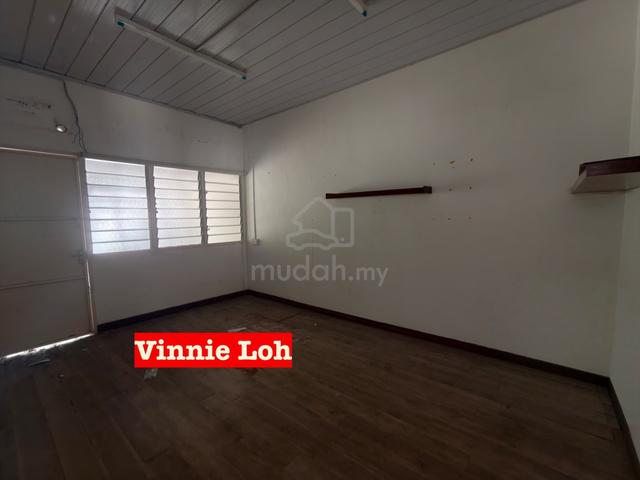 Semi-detached House For Rent in Greenlane Penang - Image 8