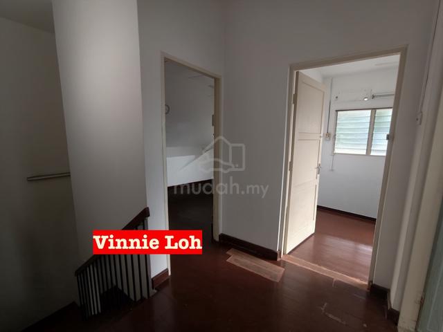 Semi-detached House For Rent in Greenlane Penang - Image 7