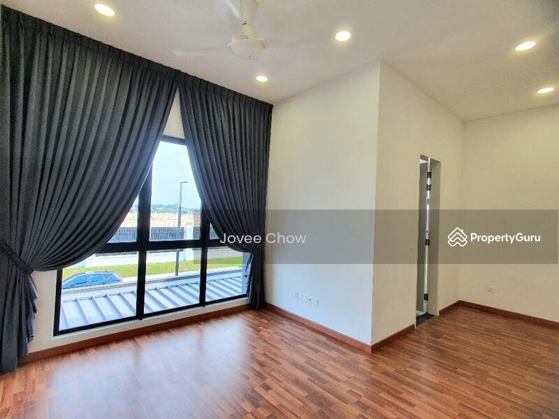 Semi-detached House For Sale in Setia Alam Selangor - Image 11